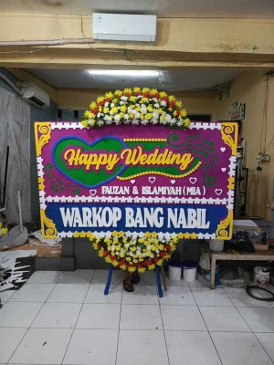 Papan Bunga di Panyingkiran Rawamerta